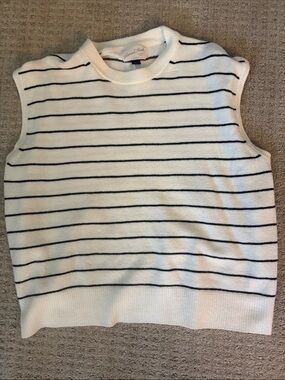 Universal threads White Sweater Vest with Navy Stripes L